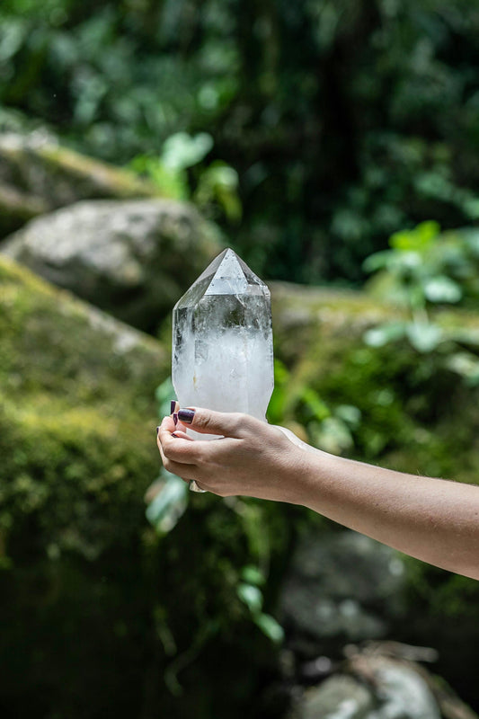 Cristal de Roche : histoire, vertus et secrets en lithothérapie ❄️