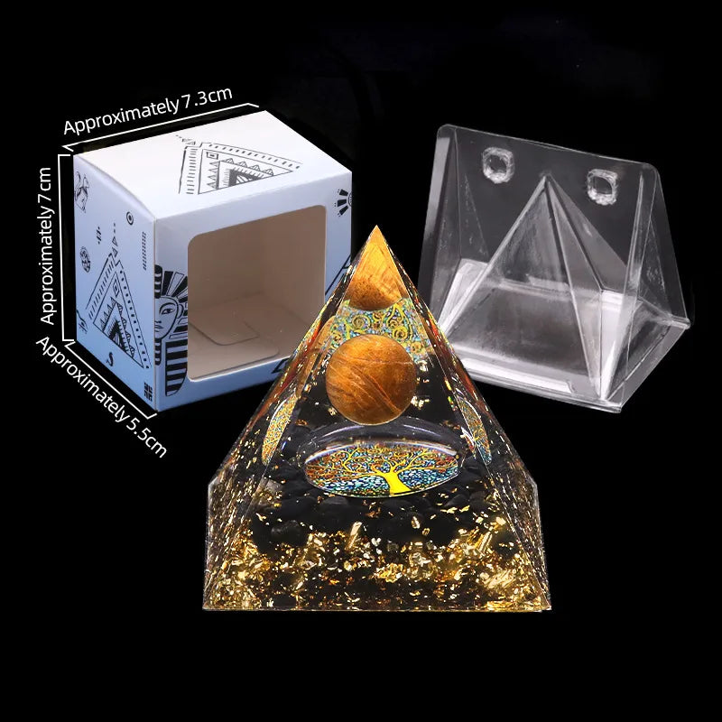 Boîte de présentation pour petite pyramide Éclats d’Obsidienne – sphère en pierre naturelle et base dorée – emballage spirituel élégant – Aura Cristal