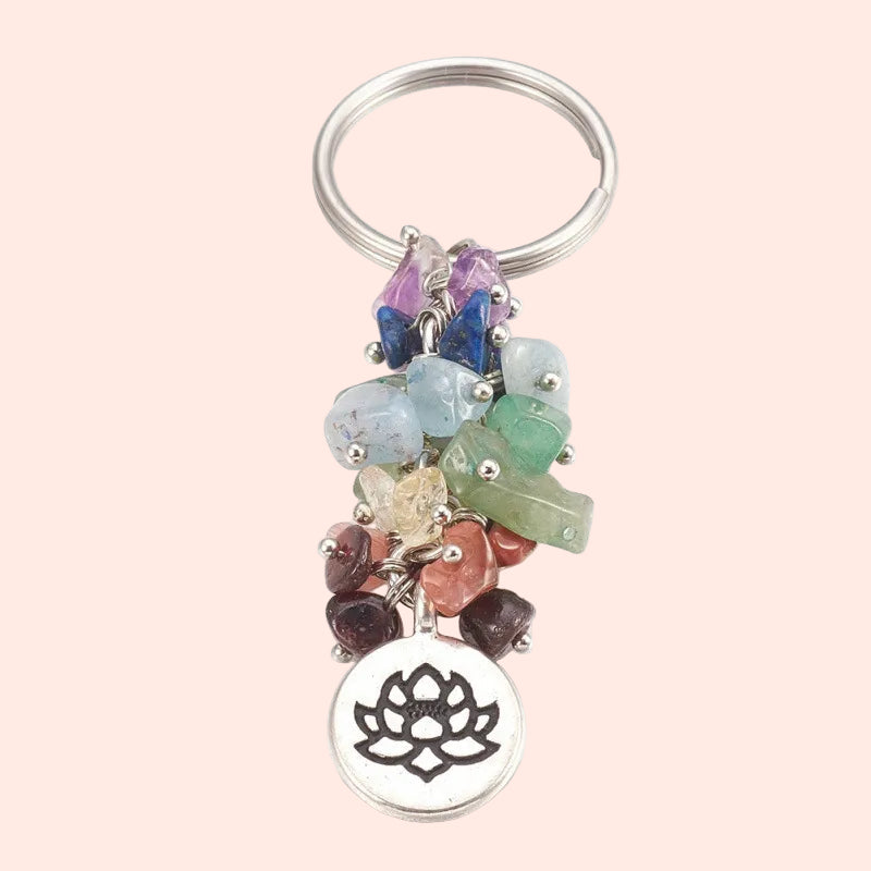 Porte-clés 7 Chakras avec pendentif Fleur Sacrée – accessoire spirituel en pierres naturelles pour la sérénité et la méditation – Aura Cristal