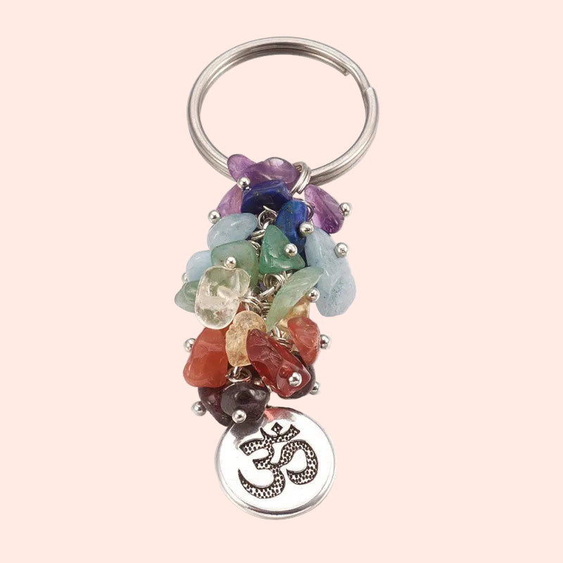 Porte-clés 7 Chakras avec pendentif Om – pierres naturelles multicolores pour l’équilibre énergétique et la paix intérieure – Aura Cristal