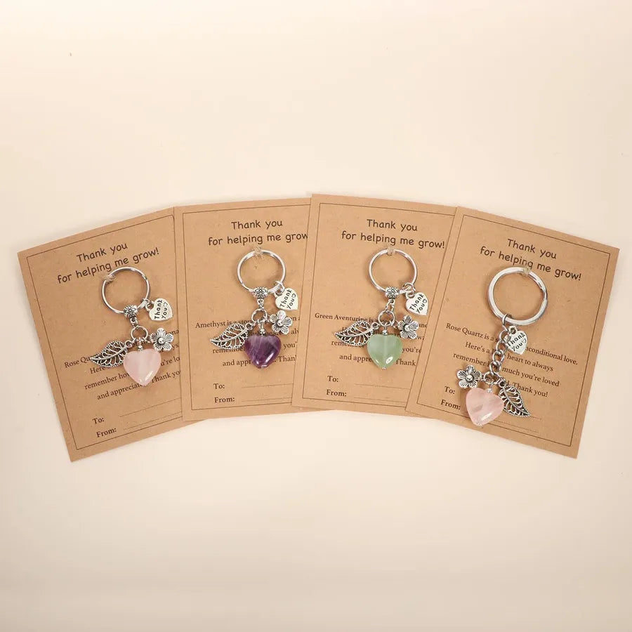 Porte-clés cœur en pierres naturelles – quartz rose, améthyste et aventurine verte – bijoux spirituels symbolisant amour, sérénité et gratitude – Aura Cristal