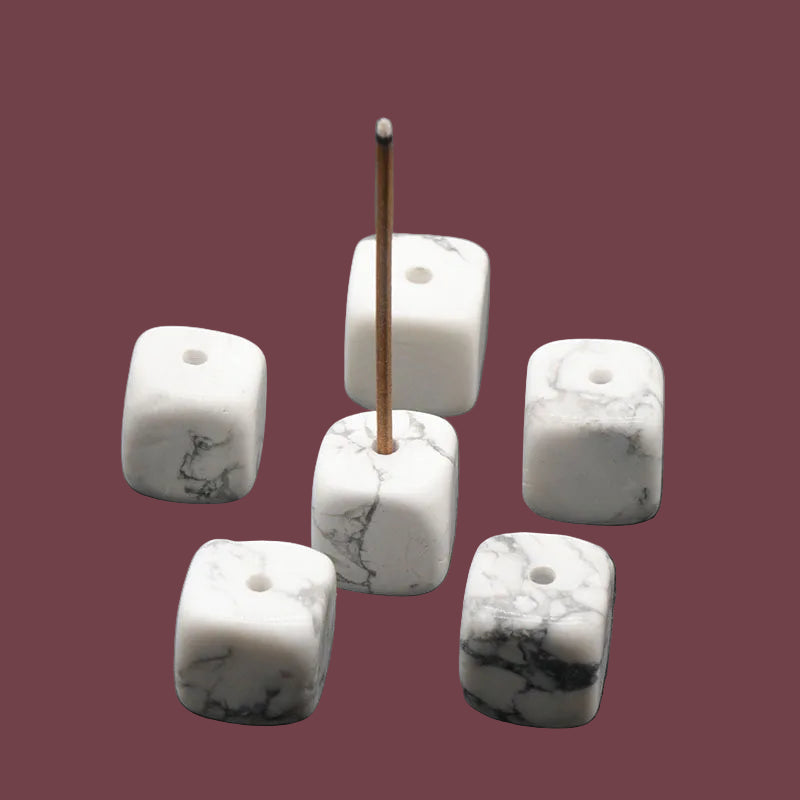 Porte-encens en howlite blanche naturelle – pierre d’apaisement et de calme intérieur – Aura Cristal