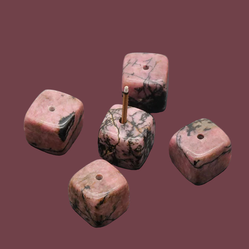 Porte-encens en rhodonite naturelle – pierre d’amour et de compassion – Aura Cristal
