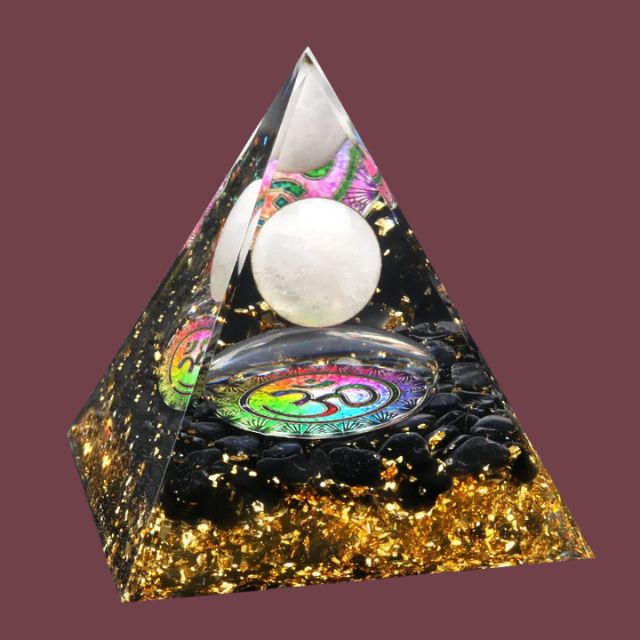 Pyramide en cristal de roche et éclats d’obsidienne – sphère blanche en cristal de roche favorisant la clarté mentale et la purification – Aura Cristal
