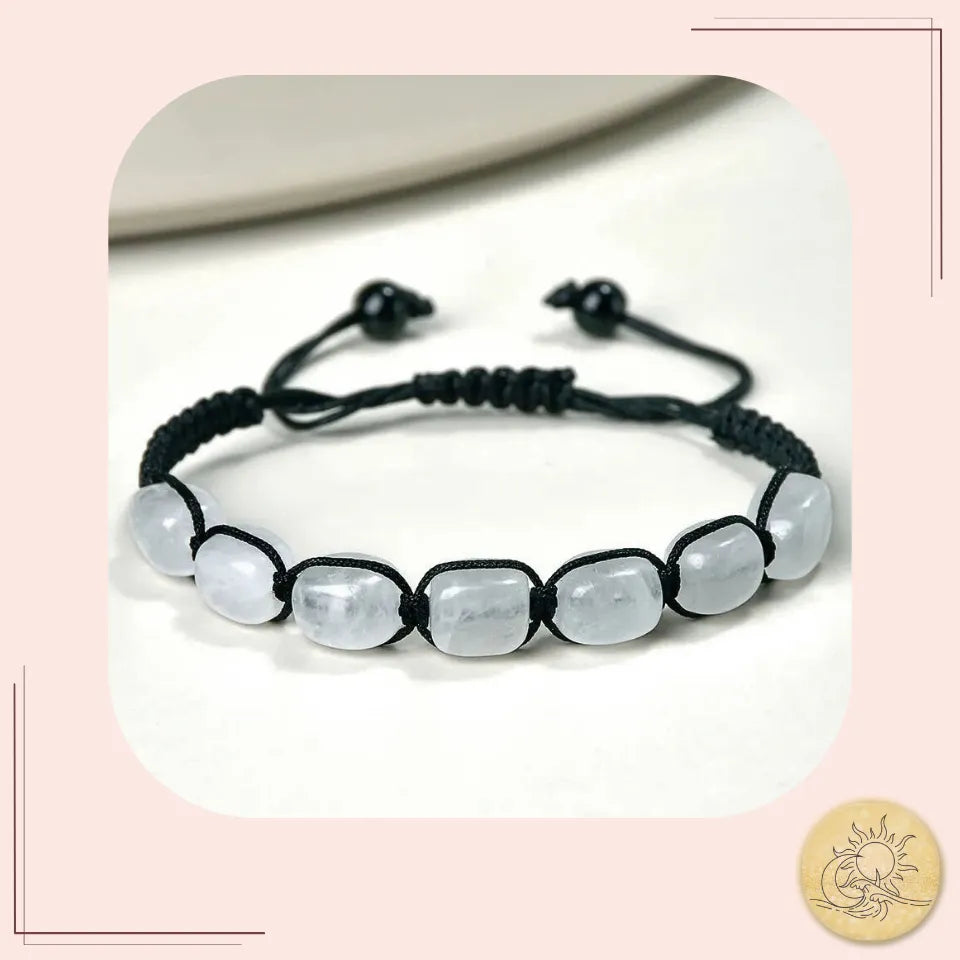 Bracelet 7 chakras en pierre naturelle de Cristal de Roche, perles translucides amplifiant les énergies, la clarté mentale et l’équilibre spirituel Aura Cristal.