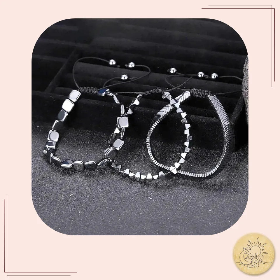 Bracelets en Hématite naturelle – troisième série de perles et formes symboliques – bijou unisexe d’équilibre et de confiance – Aura Cristal