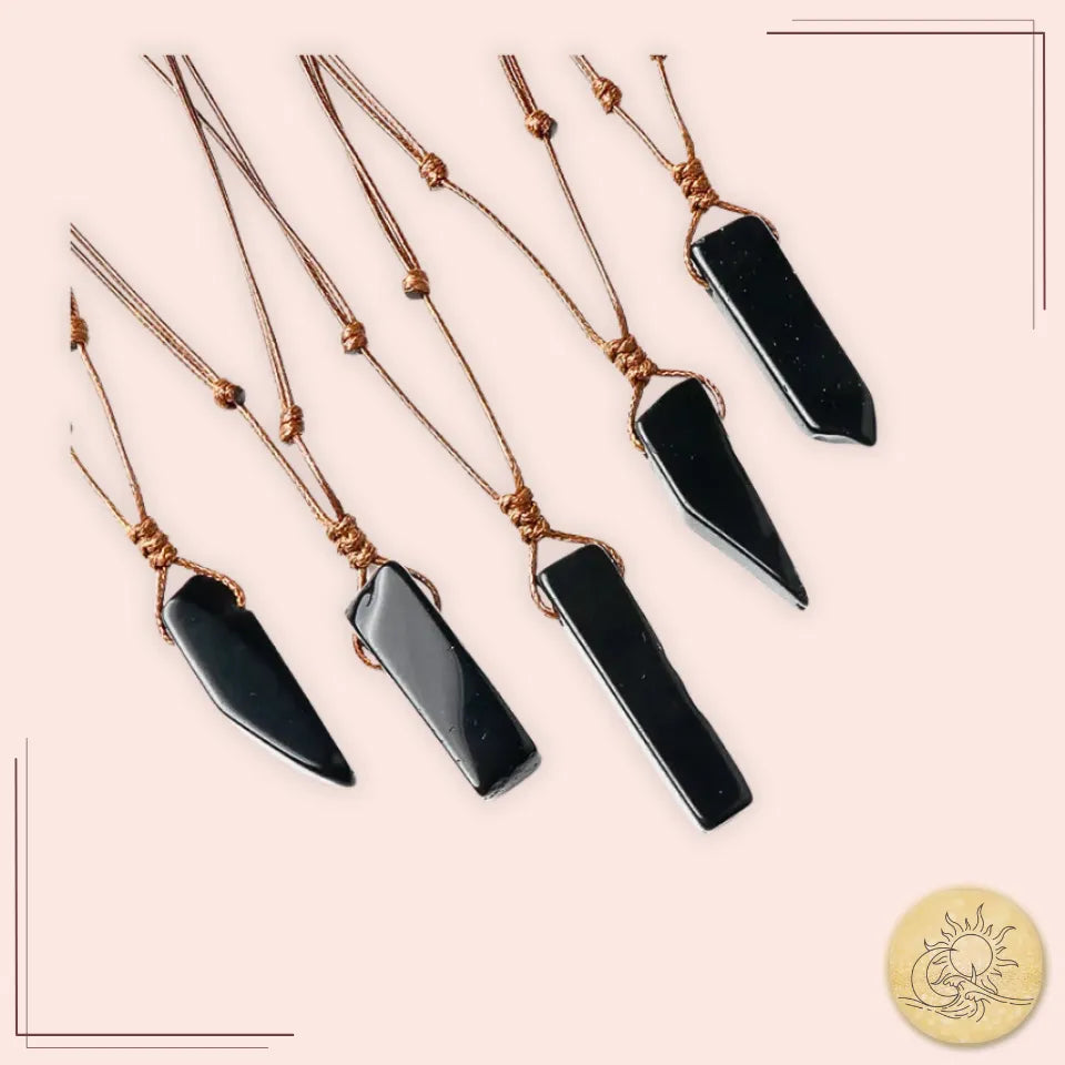 Collier cordon en pierre naturelle d’Obsidienne noire, pendentif rectangulaire poli, bijou de protection et d’ancrage Aura Cristal.