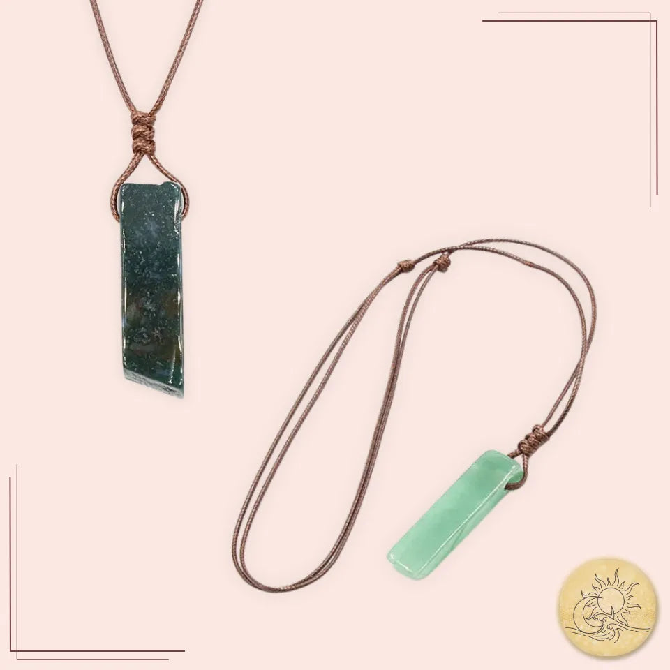 Deux pendentifs rectangulaires multicolores en pierres naturelles avec cordon – énergie, protection et équilibre – Aura Cristal